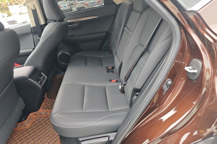 Used Lexus NX 2018 300h Front-Drive FENGSHANG Version China VI Standard Left Rear Seat