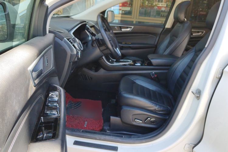 Used Ford Edge 2015 2.0T GTDi Two-Wheel-Drive High-Line Version
