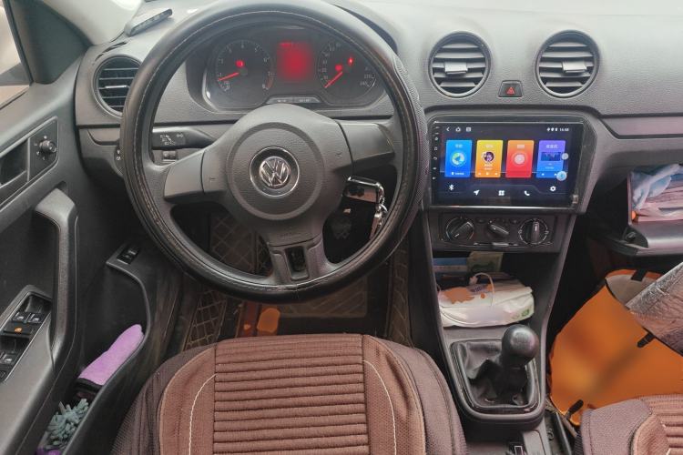 Used Volkswagen Jetta 2015 Zhuihui Edition 1.4L Manual Fashion Model Steering Wheel