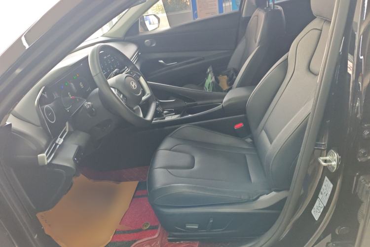 Used Hyundai Elantra 2023 1.5L CVT LUX Prestige Edition