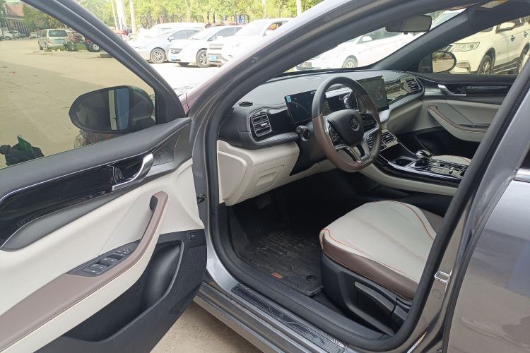 Used BYD Qin PLUS 2024 Honor Edition EV 510KM Leading Model Driver Seat