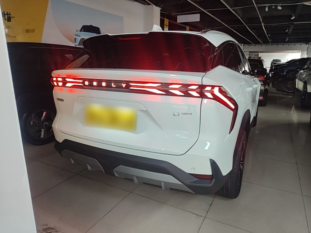 Geely Galaxy L7 2025 EM-i 115km Exploration Edition — снимка 5