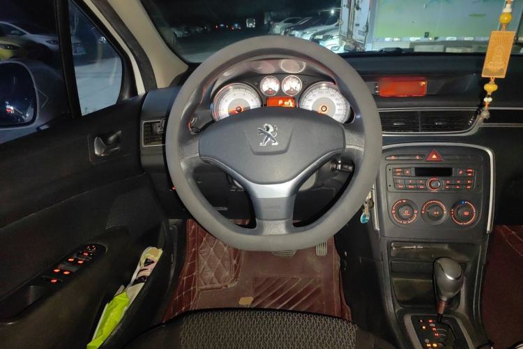 Used Peugeot 308 2014 Enjoy Edition Classic 1.6L Automatic Premium Model Steering Wheel