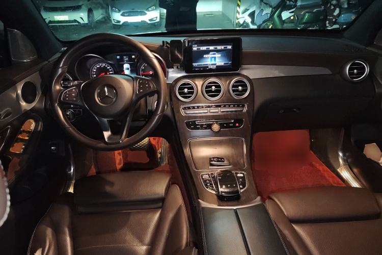 Used Mercedes-Benz GLC 2019 GLC 200 L 4MATIC Center Console