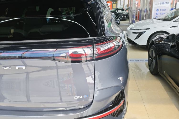 Used Denza N8 2023 Four-Wheel Drive Ultra-Hybrid Flagship Six-Seater Version