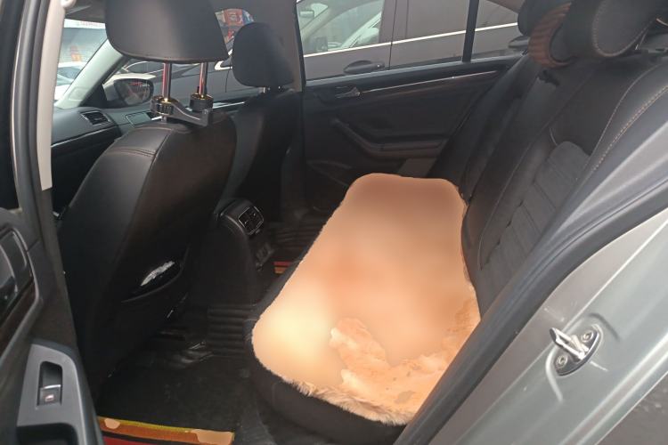 Used Volkswagen Sagitar 2017 230TSI Automatic Luxury Edition
