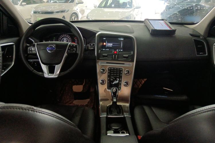 Used Volvo XC60 2017 T5 AWD Smart Upgrade Model