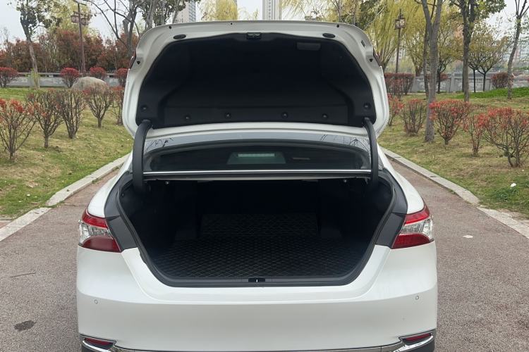 Used Toyota Camry 2023 2.0G Luxury Edition Trunk