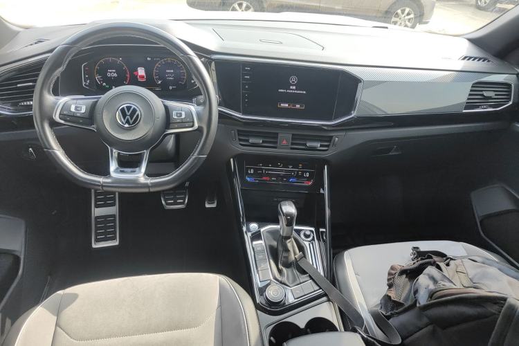 Used Volkswagen Tayron 2020 380TSI All-Wheel Drive R-Line Connected Version Center Console