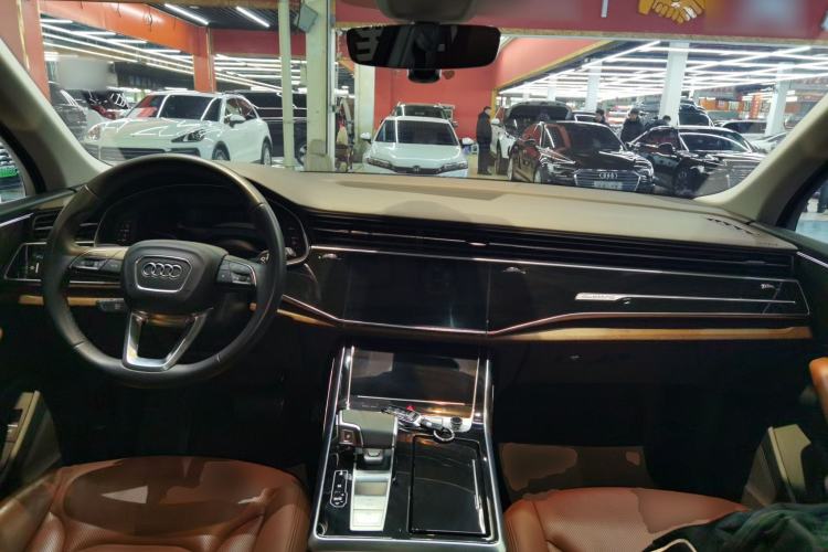 Used Audi Q7 2020 55 TFSI quattro S line sports model