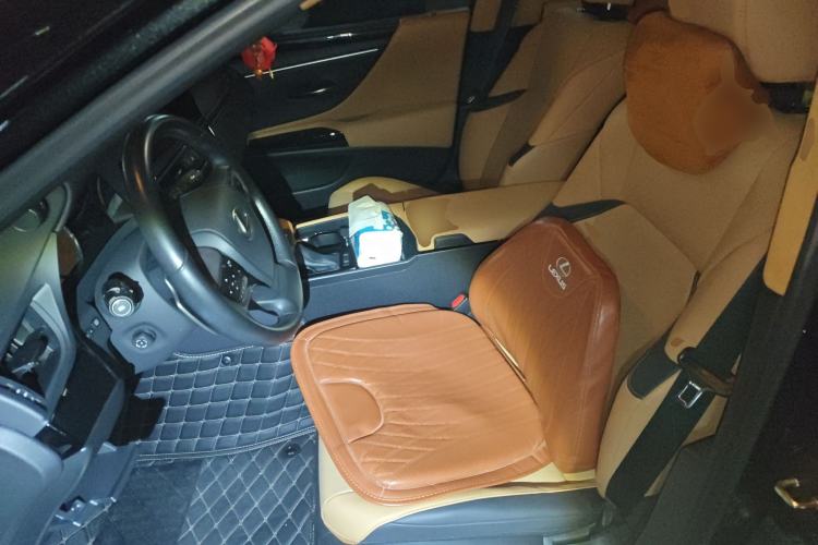 Used Lexus ES 2023 200 Excellence Edition
