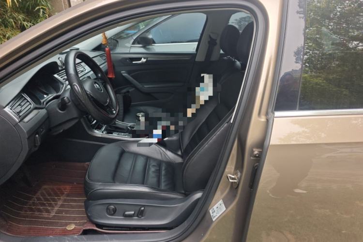 Used Volkswagen Passat 2017 330TSI DSG Luxury Edition
