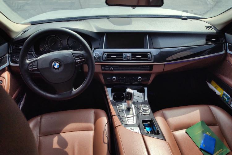 Used BMW 5 Series 2014 520Li Elegant Model
