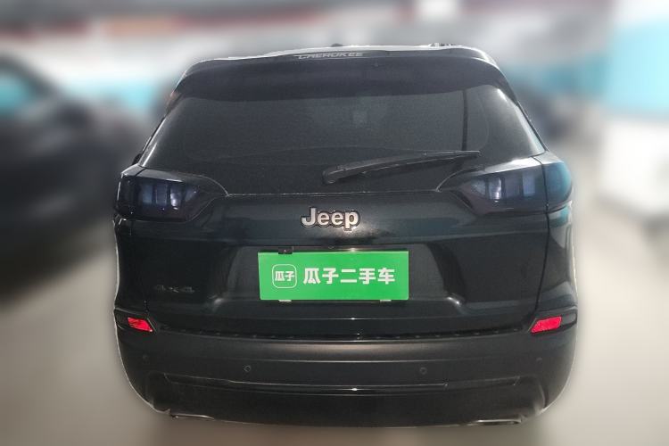 Used Jeep Cherokee 2019 2.0T 2WD Enjoyment Edition China V