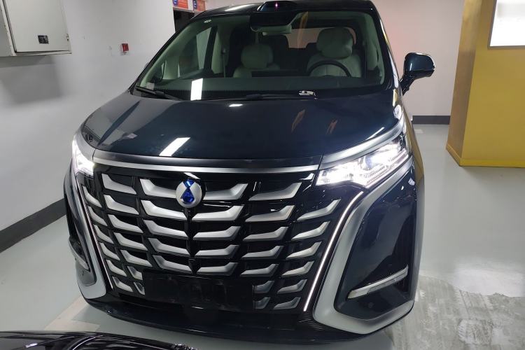 Used Denza D9 2025 DM-i Intelligent Drive 1020 Four-Wheel Drive Flagship Model