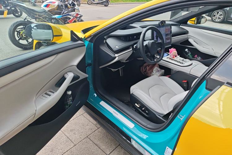 Used Xiaomi Auto SU7 2024 Four-Wheel Drive Ultra-Long Range Advanced Intelligent Driving Max Edition
