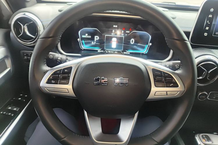 Used BAIC Off-Road BJ40 2023 2.0D Automatic Four-Wheel Drive Blade Hero Edition Adventurer Type (with Front and Rear Electronic Locks) Steering Wheel