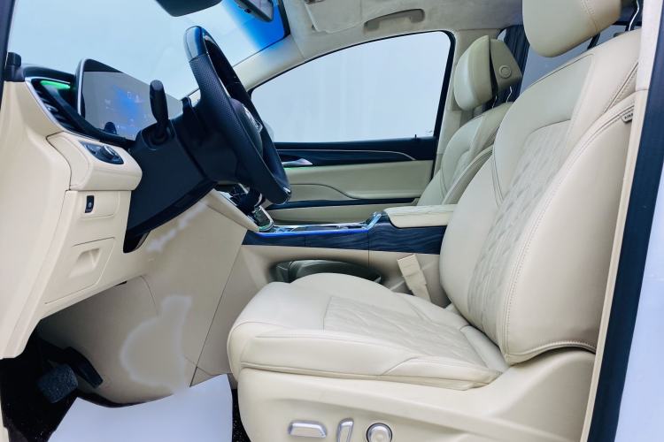 Used Buick GL8 2023 ES Lu Zun Flagship Model Interior 2