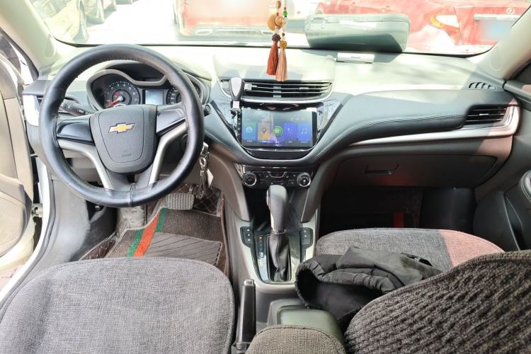 Used Chevrolet Malibu 2017 1.5T Automatic Comfort Edition Center Console