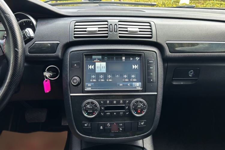 Used Mercedes-Benz R-Class 2017 R 320 4MATIC Business Edition Prestige Model