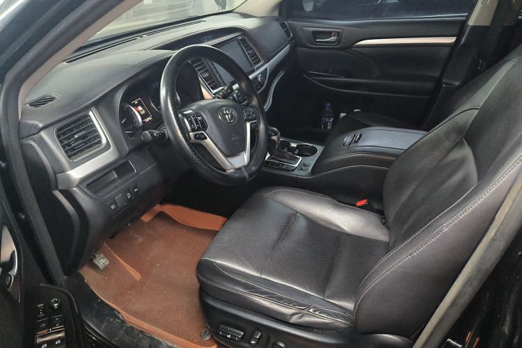 Used Toyota Highlander 2018 2.0T Four-Wheel Drive Luxury Edition 7 Seats China V Emission Standard
