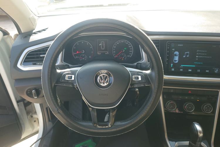 Used Volkswagen T-ROC 2018 280TSI DSG Two-Wheel Drive Advanced Version China V Emission Standard