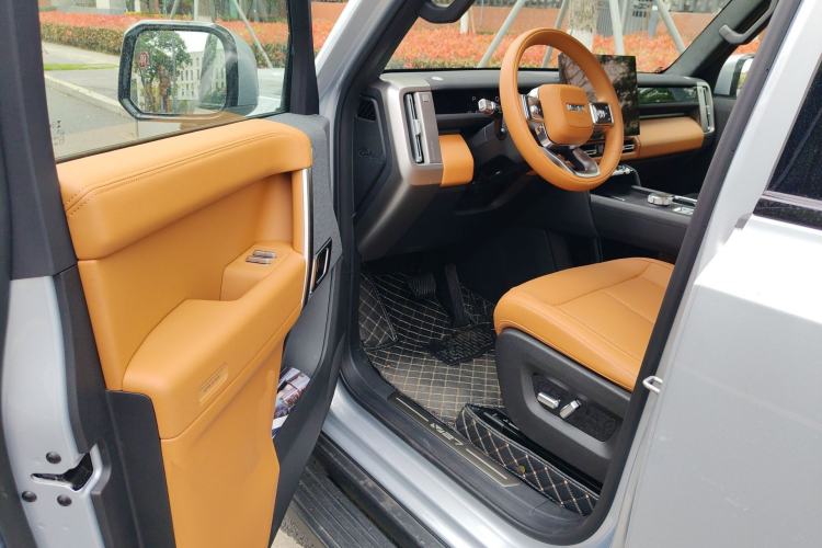 Used iCAR V27 2026 Model 200KM Four-Wheel Drive Falcon 700