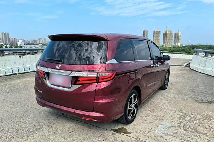 Used Honda Odyssey 2015 2.4L Supreme Edition
