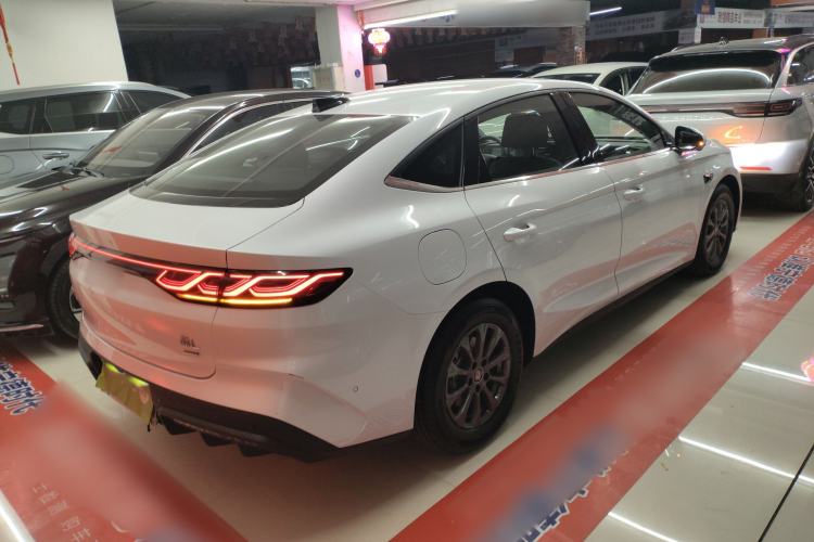 Used BYD Qin L 2025 DM-i Smart Drive 80KM Leading Model
