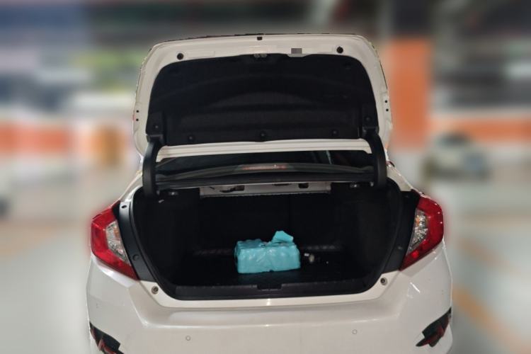 Used Honda Civic 2019 220TURBO CVT Dynamic Edition China VI Trunk