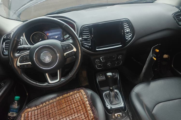 Used Jeep Compass 2019 220T Automatic Family Edition Center Console