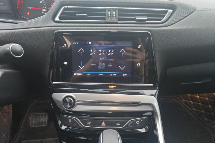 Used Peugeot 308 2018 350THP Automatic Prestige Edition Audio And AC Panel