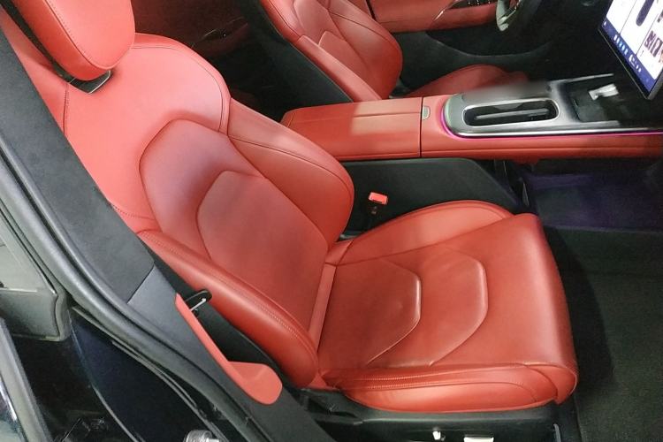 Used Xiaomi Auto SU7 2024 Four-Wheel Drive Ultra-Long Range Advanced Intelligent Driving Max Edition
