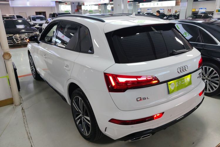 Used Audi Q5L 2022 40T Fashionable and Dynamic Model
