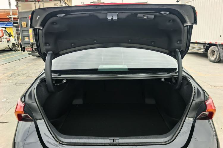 Used Toyota Avalon 2023 2.5L Luxury Edition Trunk