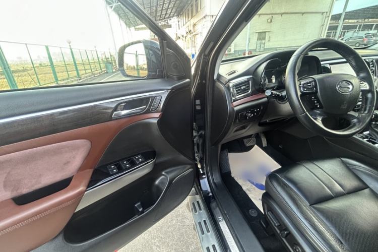 Used GAC Trumpchi GS8 2017 320T Two-Wheel Drive Luxury Smart Connectivity Version (7 Seats)