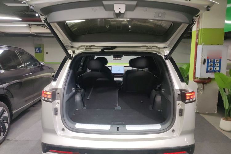 Used Dongfeng eπ eπ008 2024 210Max Range-Extended Version 6 Seats Trunk