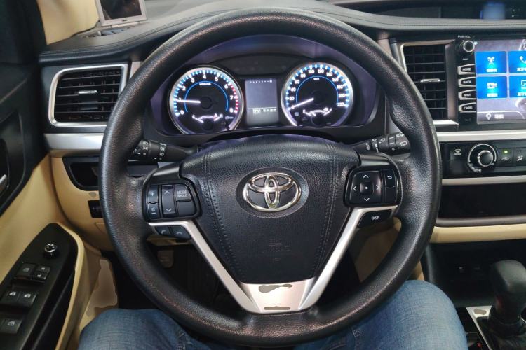 Used Toyota Highlander 2018 2.0T Four-Wheel Drive Elite Edition 7 Seats China VI Standard Steering Wheel
