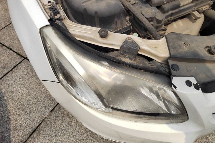 Used Chevrolet Sail 2013 Sedan 1.4L Manual Ideal Happiness Edition Right Front Headlight