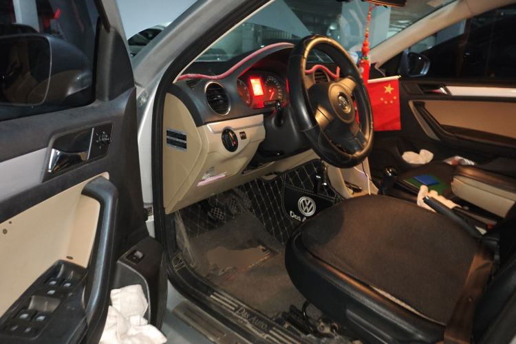 Used Volkswagen Jetta 2013 1.6L Manual Comfort Model Driver Seat