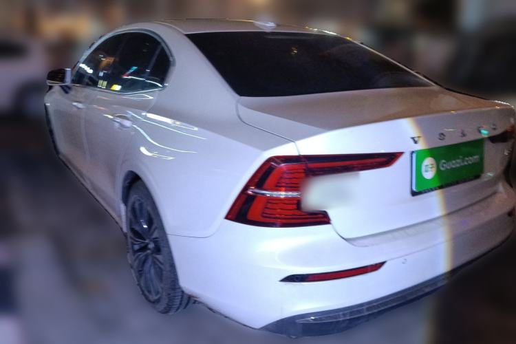 Used Volvo S60 2025 B4 Zhiyuan Luxury Edition
