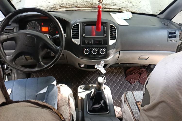 Used FORTHING Lingzhi 2014 V3 1.5L 7-Seater Comfort Model Center Console