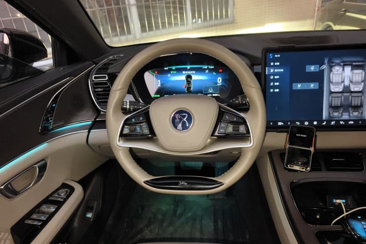 Used BYD Han 2024 EV Glory Edition 715KM Front-Wheel-Drive Flagship Model
