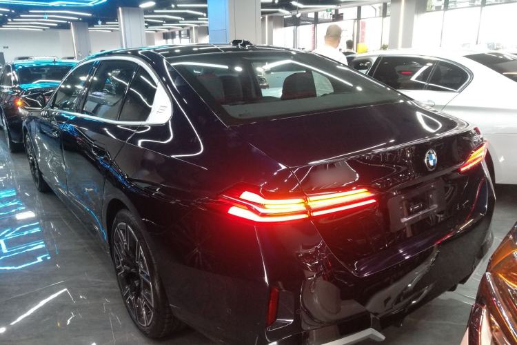 Used BMW 5 Series 2025 530Li Luxury Edition M Sport Package