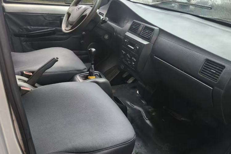 Used Wuling Rongguang Small Truck 2012 1.2L Double-Cab Basic Version LAQ Interior 1