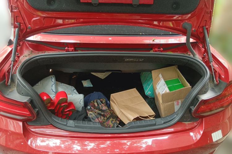 Used BMW 2 Series 2018 220i Convertible Coupe Sports Design Package Trunk