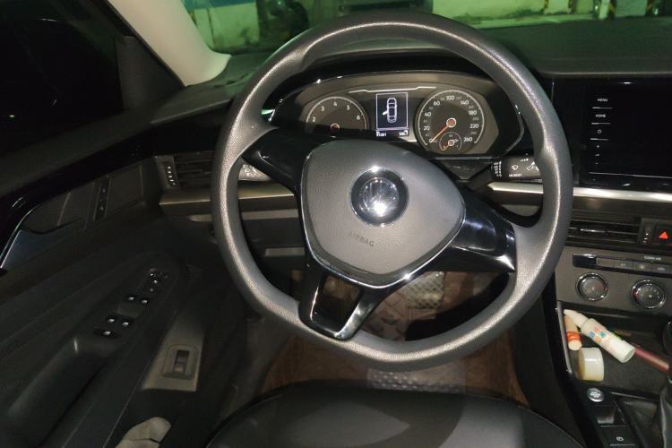 Used Volkswagen Passat 2020 280TSI Business Edition China VI Standard Steering Wheel