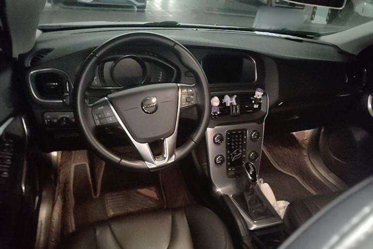 Used Volvo V40 2018 T3 Zhiya Edition