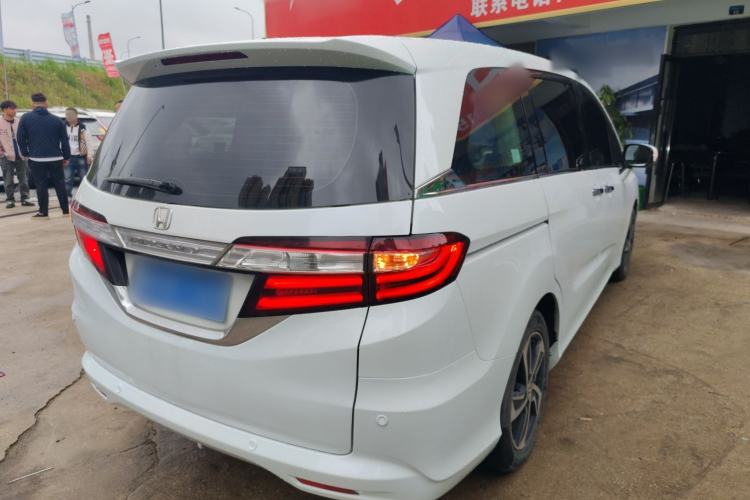 Used Honda Odyssey 2015 Revised 2.4L Luxury Edition
