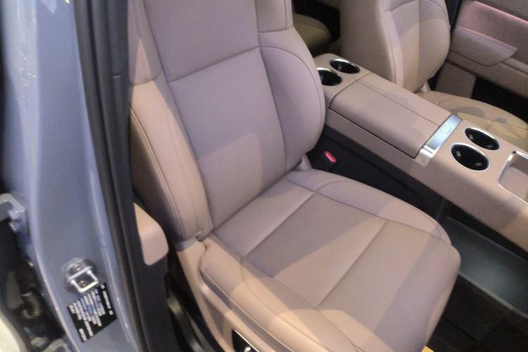 Used Li Auto L8 2025 Ultra Smart Refreshed Edition